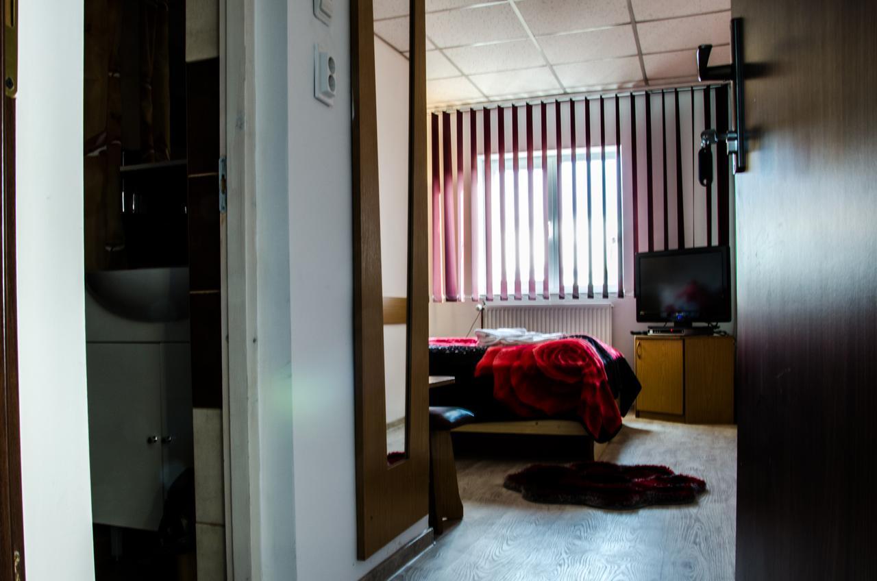Pensiunea Georgibel Deva Exteriér fotografie