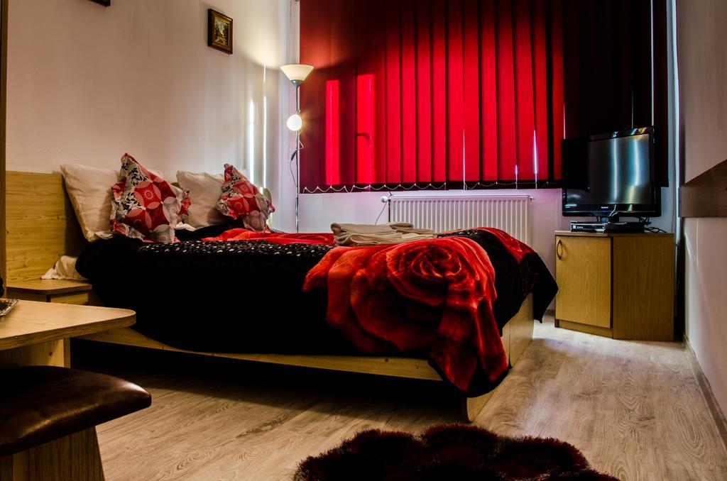 Pensiunea Georgibel Deva Exteriér fotografie